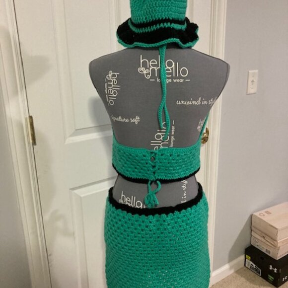 Handmade Crochet Set Skirt & Top & Hat - Picture 4 of 6